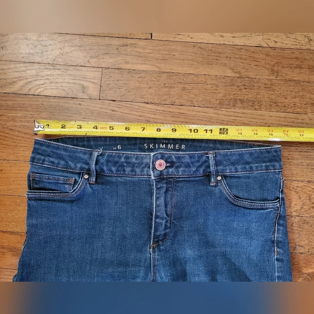 White House Black Market zipper blue jeans size 6